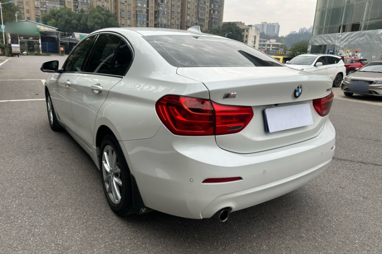 宝马1系 2018款 118i 时尚型车身外观6005