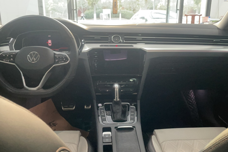 大众 迈腾 2023款 200万辆纪念版 380TSI DSG旗舰型中控内饰7003