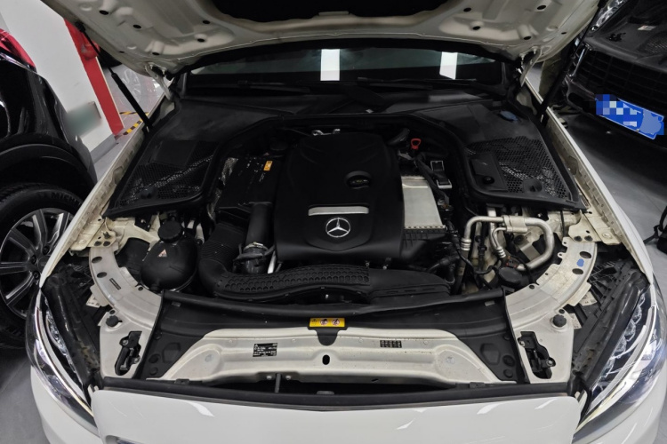 奔驰C级 2017款 C 180 L 运动版机舱底盘24