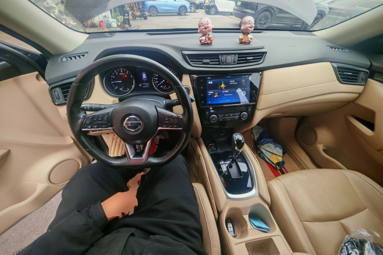 日产 奇骏 2019款 2.0L CVT智联舒适版 2WD中控内饰7002