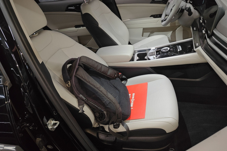 起亚 狮铂拓界 2023款 1.5T 两驱尊贵版局部细节41