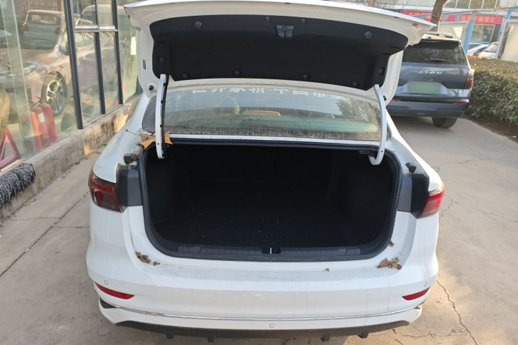 吉利汽车 帝豪 2025款 第4代 1.5L CVT旗舰型机舱底盘23