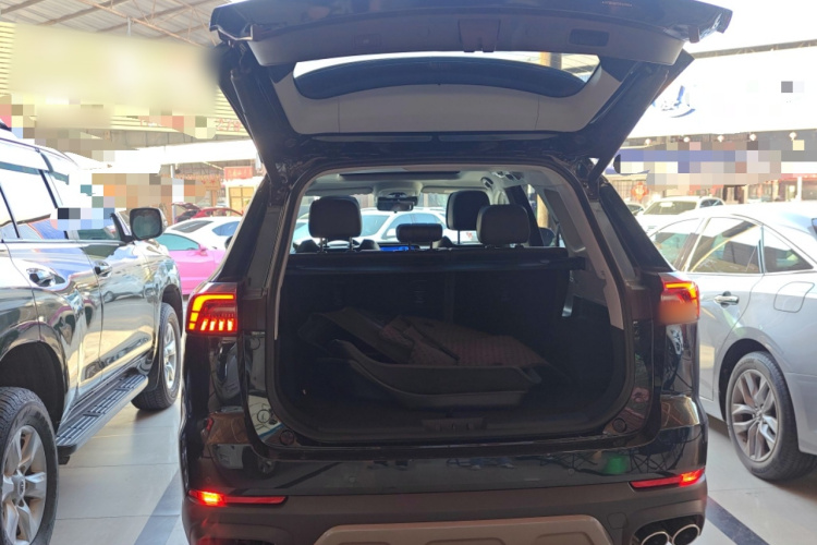 奇瑞 瑞虎8 PRO 2022款 390T 两驱浩瀚版 5座机舱底盘23