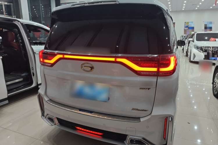 广汽传祺 传祺M8 2021款 大师系列 390T 四座御尊版车身外观6