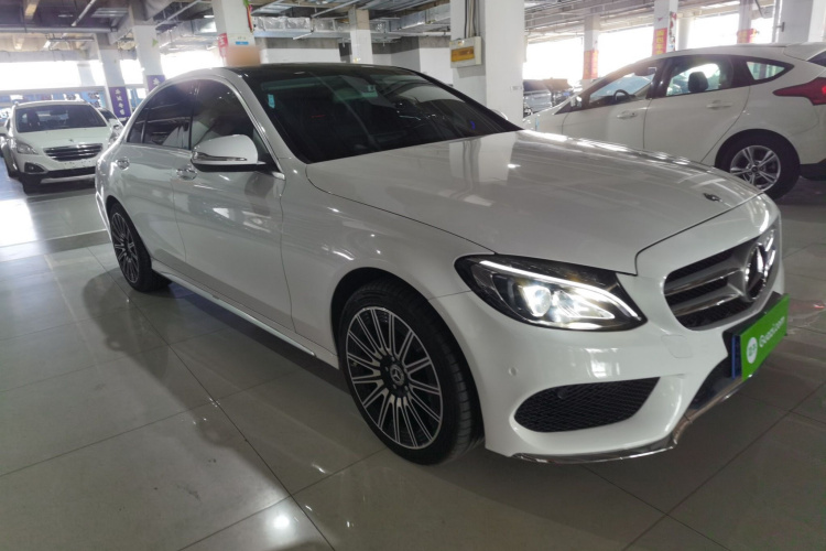 奔驰C级 2015款 改款 C 200 L 运动型车身外观3