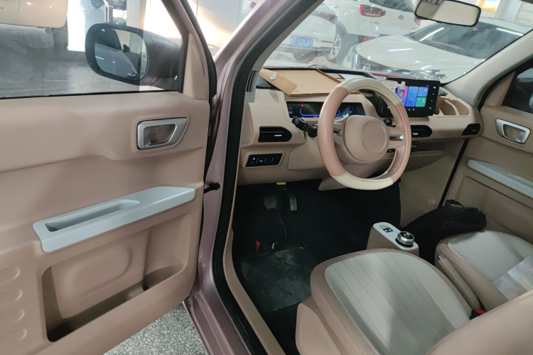 吉利银河 2023款 熊猫mini 200km 耐力熊中控内饰20