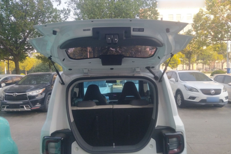 吉利银河 2024款 200km 熊猫骑士机舱底盘23