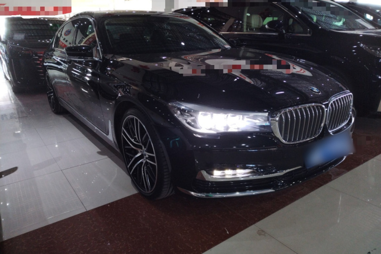 宝马7系 2018款 730Li 领先型 卓越套装车身外观3