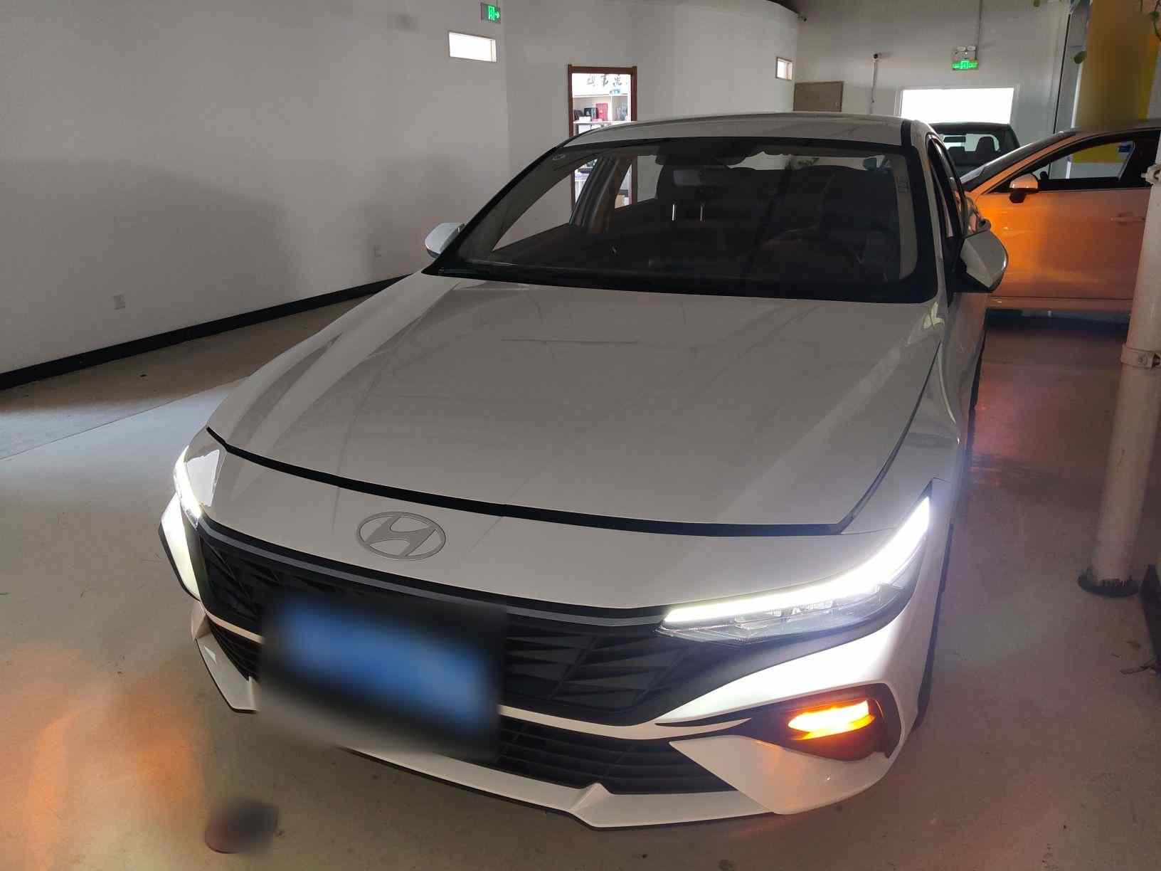 现代 伊兰特 2023款 1.5L CVT GLS领先版(1)