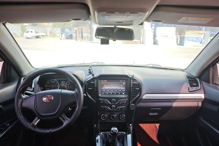 陆风X8 2017款 2.0T 汽油4X4豪华型中控内饰7005