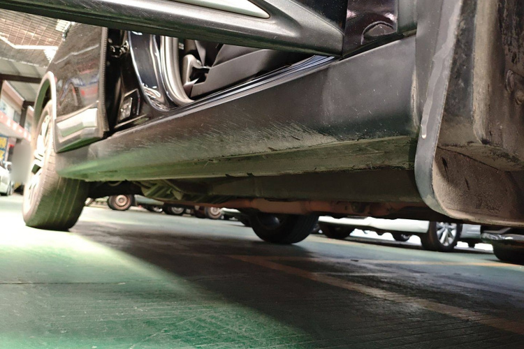 三菱 欧蓝德 2016款 2.4L 四驱豪华版 7座局部细节9001