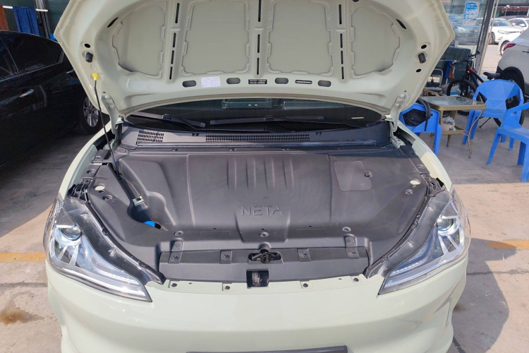 哪吒汽车 哪吒V 2022款 潮 400 Lite局部细节24