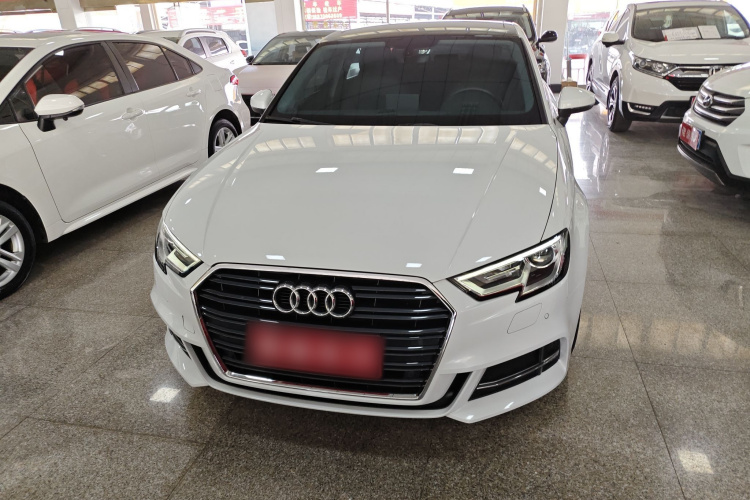 奥迪A3 2018款 30周年年型 Limousine 35 TFSI 时尚型车身外观2