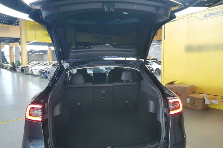特斯拉 Model Y 2024款 后轮驱动版中控内饰23
