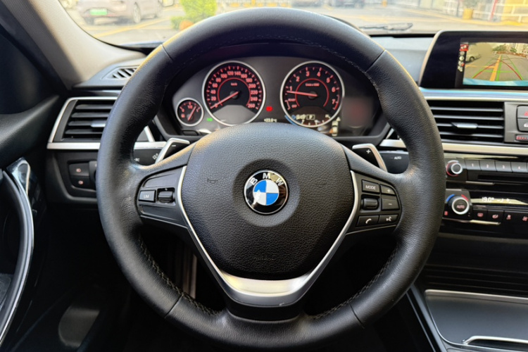 宝马3系 2017款 320Li M运动型局部细节13