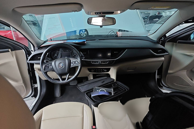 别克 君威 2020款 552T 精英型中控内饰7002