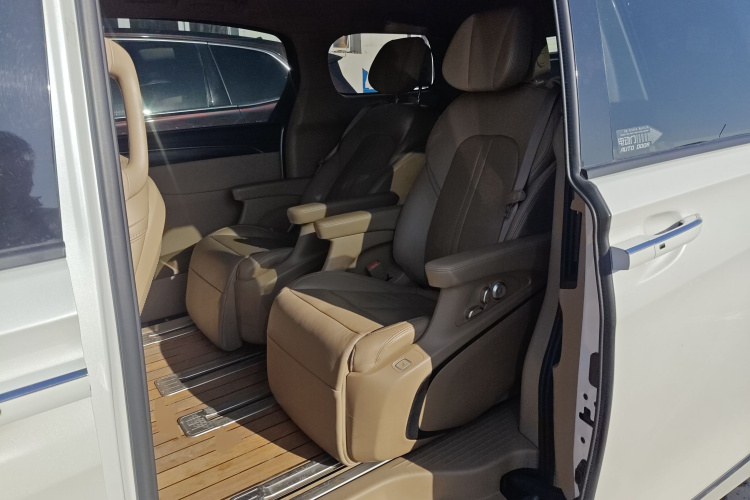 别克GL8 2020款 ES陆尊 653T 旗舰型中控内饰21