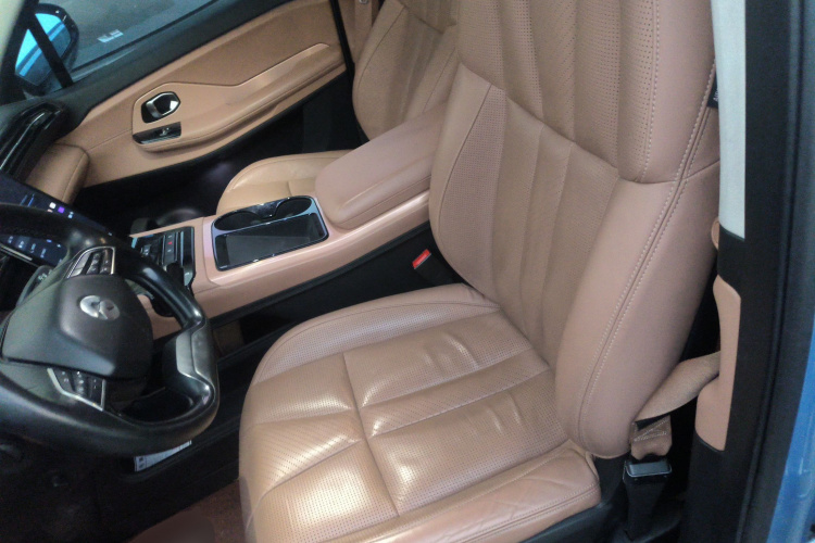 蔚来ES8 2018款 创始版中控内饰19