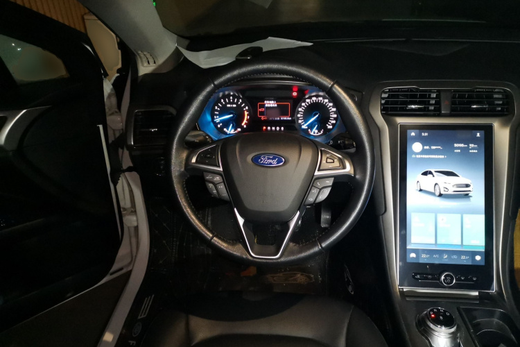 福特 蒙迪欧 2020款 EcoBoost 180 时尚型中控内饰13