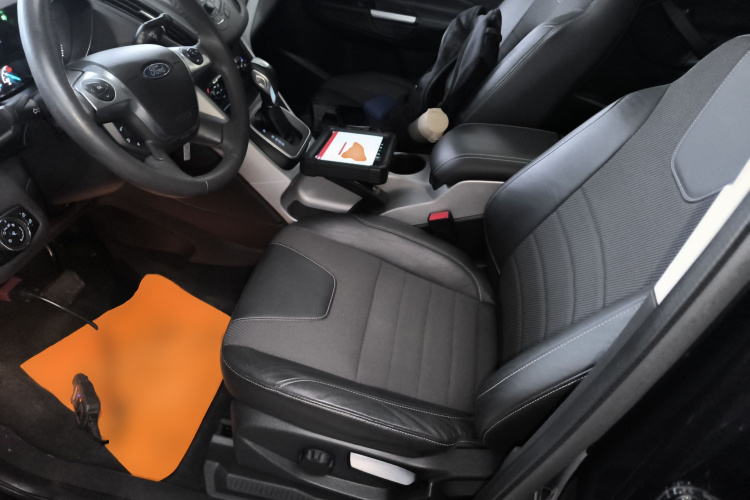 福特 翼虎 2013款 1.6L GTDi 两驱风尚型中控内饰19