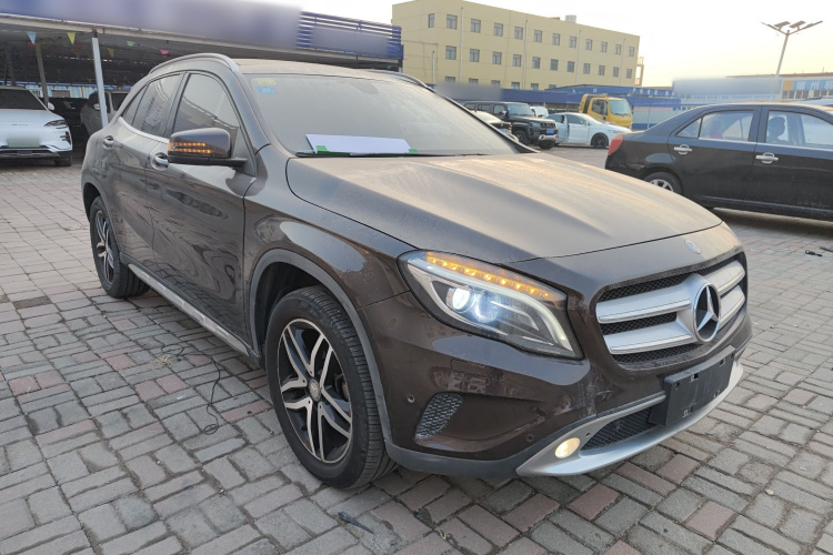 奔驰GLA 2015款 GLA 200 时尚型车身外观3