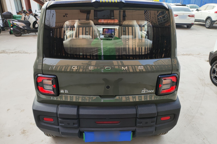 吉利银河 2025款 210km 熊猫骑士车身外观6