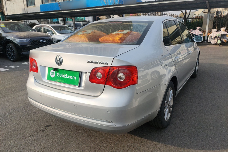 大众 速腾 2011款 1.6L 自动舒适型车身外观7