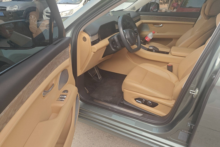 鸿蒙智行 问界M5 2022款 增程四驱性能版中控内饰20