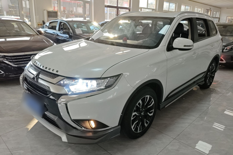 三菱 欧蓝德 2020款 2.0L 两驱畅享版 5座车身外观4