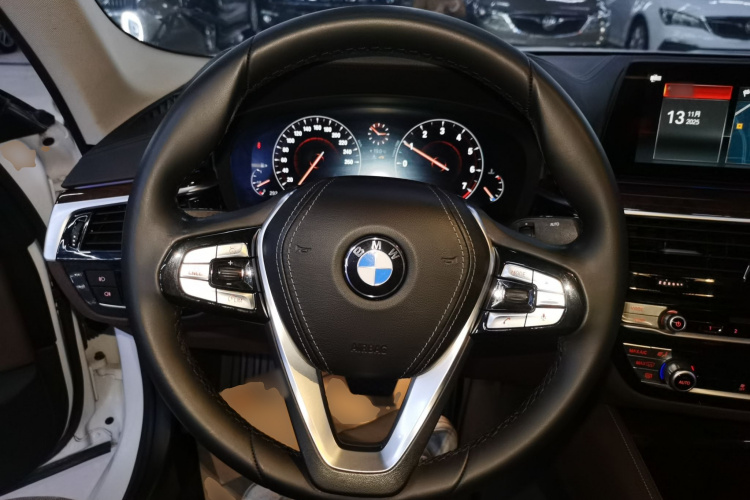 宝马5系 2019款 525Li 豪华套装局部细节13