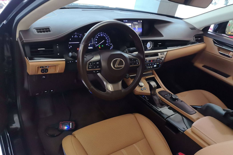 雷克萨斯ES 2016款 200 Midnight特别限量版中控内饰7002