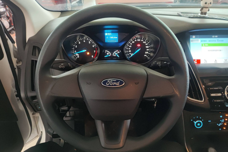 福特 福克斯 2018款 两厢经典 1.6L 自动舒适型智行版局部细节13