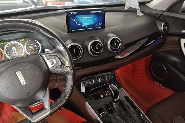 魏牌 VV7 2017款 2.0T 旗舰型中控内饰7002