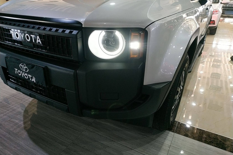 丰田 普拉多 2025款 2.4T 穿越BX版 5座车身外观36