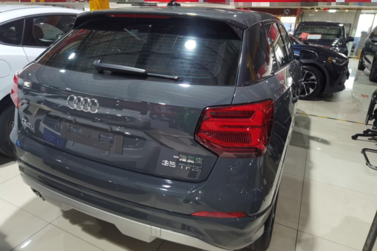 奥迪Q2L 2021款 35 TFSI 时尚致雅型车身外观7