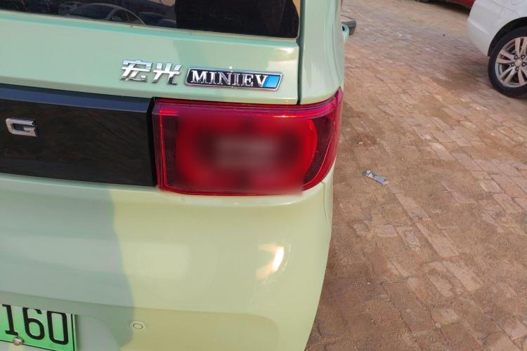 五菱汽车 宏光MINIEV 2022款 马卡龙臻享款 磷酸铁锂车身外观6006