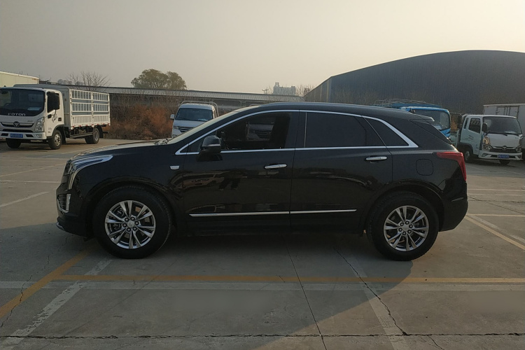凯迪拉克XT5 2022款 2.0T 两驱豪华型车身外观4
