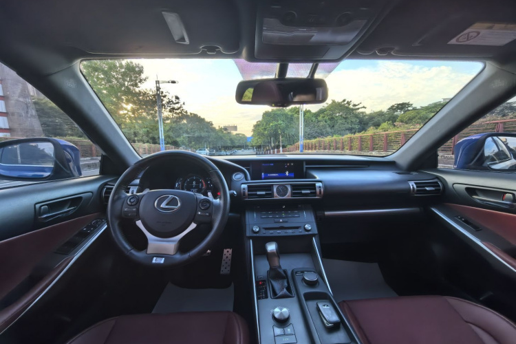雷克萨斯IS 2015款 200t F SPORT中控内饰7002