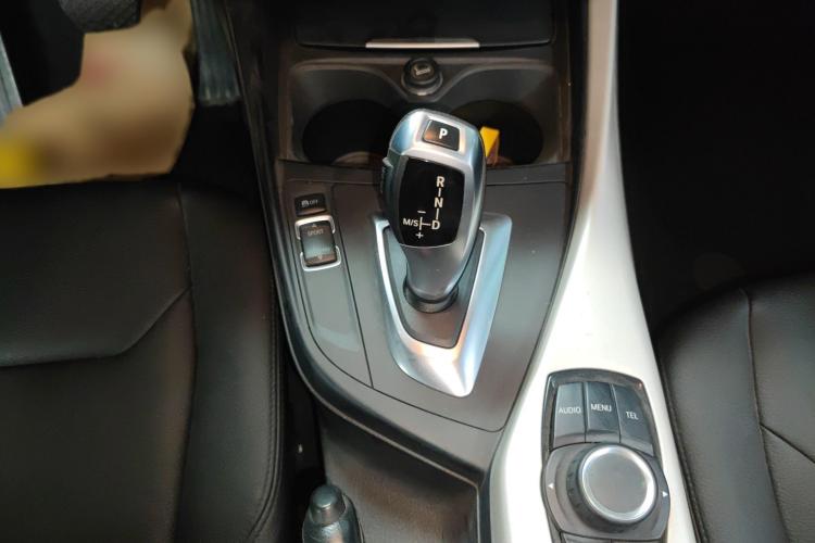 宝马2系(进口) 2015款 218i 敞篷轿跑车中控内饰18