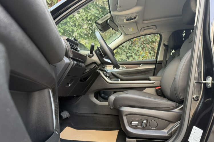 星途揽月 2021款 400T 四驱星耀Pro版 7座中控内饰7001