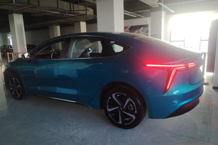 江铃集团新能源 羿 2023款 标准续航行业版车身外观4