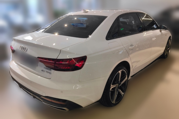 奥迪A4L 2024款 40 TFSI 豪华动感型车身外观7