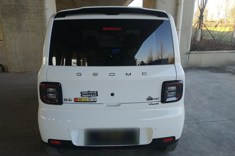 吉利银河 熊猫 2025款 210km 元气熊车身外观6