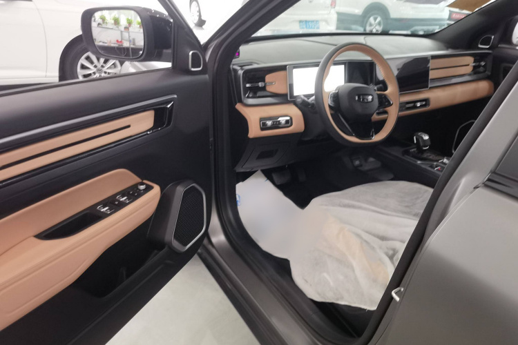 吉利汽车 吉利icon 2025款 玲珑 1.5TD 金喜版中控内饰7002