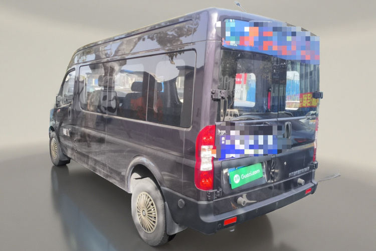 东风御风 御风 2023款 V9+ 2.0T 自动前驱多功能中轴中顶7/8/9座车身外观5