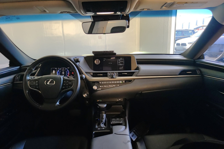 雷克萨斯ES 2020款 200 卓越版中控内饰7002