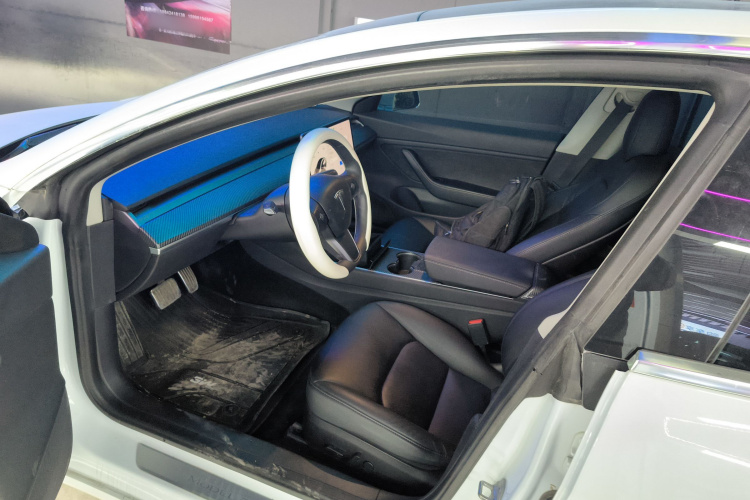 特斯拉 Model 3(进口) 2019款 长续航全轮驱动版中控内饰19
