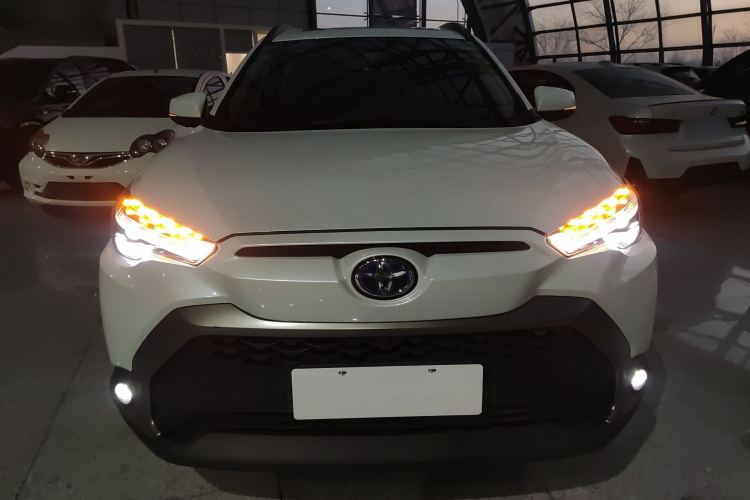 丰田 锋兰达 2023款 2.0L 智能电混双擎 尊贵版车身外观2