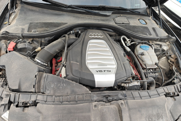 奥迪A6L 2015款 30 FSI 百万纪念舒享型机舱底盘24