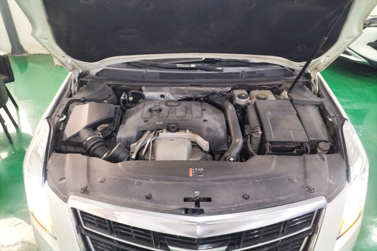 凯迪拉克XTS 2017款 28T 精英型机舱底盘24